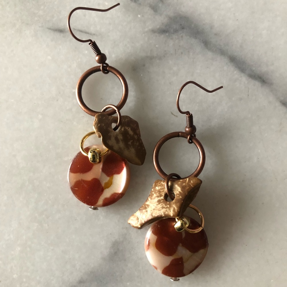 Safari Inspired Earrings - Picture 5 of 5